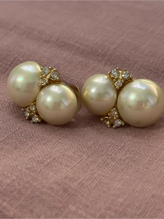 Dior Jewelry - VTG Christian - Classic Pearl and Crystal Cluster Clip-On Earrings